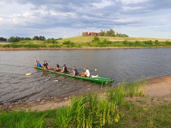 Ankunft Marathonruderer in Schnackenburg 2022