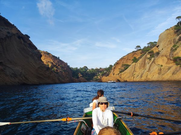 Calanque de Figuerolles Einfahrt mit dem Ruderboot 2022