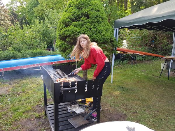 Dame vom Grill Tag der offenen Tr 2019