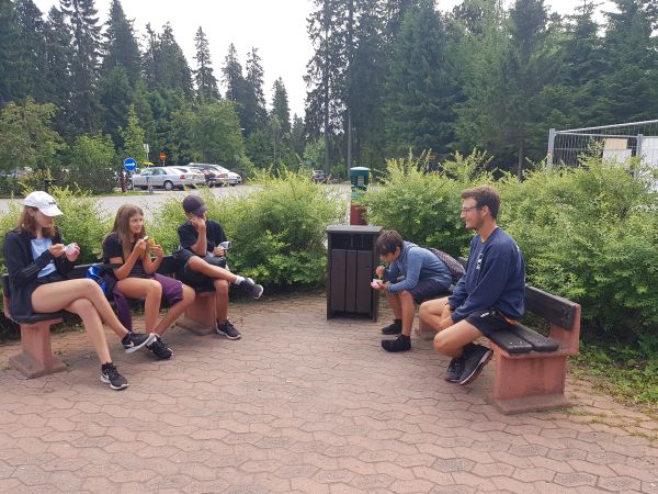 Eis essen auf dem hohen Berg 2019