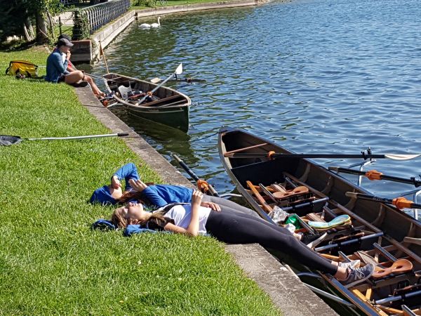 Girlies an der Uferpromenade Bad Saarow 2019