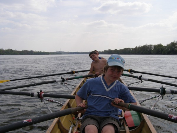 Kinderboot auf dem Weg nach Dunajvaros DWM07