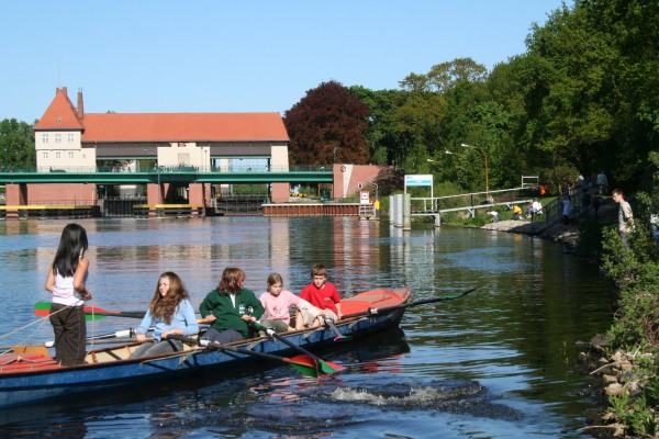 Proberudern vor der Schleuse ToT07