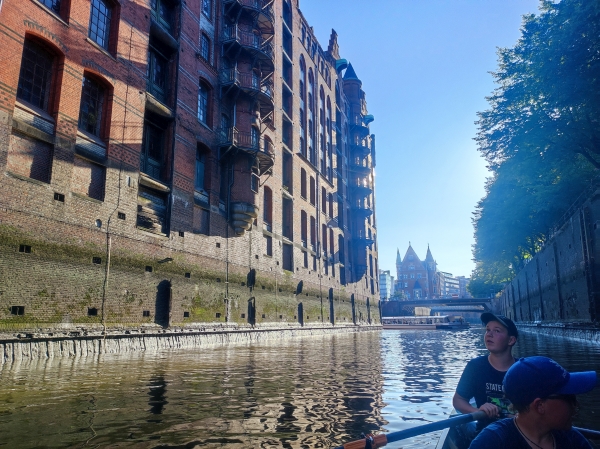 Ruderboot Speicherstadt Herbst 2023