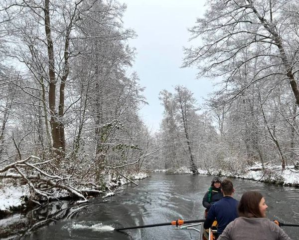 Ruderboot im Gosener Graben Advent 2021