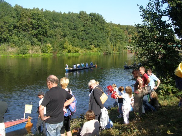 Ruderboote auf dem Teltowkanal Drachenbootcup 09