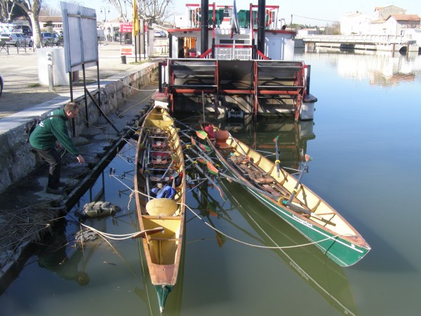 Ruderboote im Hafen von Aigues Mortes C10