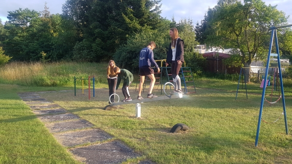 Ruderer auf dem Kinderspielplatz Mecklenburg 2020