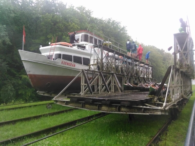 Rundfahrer im Gegenverkehr Kanal Elblaski Polen 2017 Rundfahrer im Gegenverkehr Kanal Elblaski Polen 2017