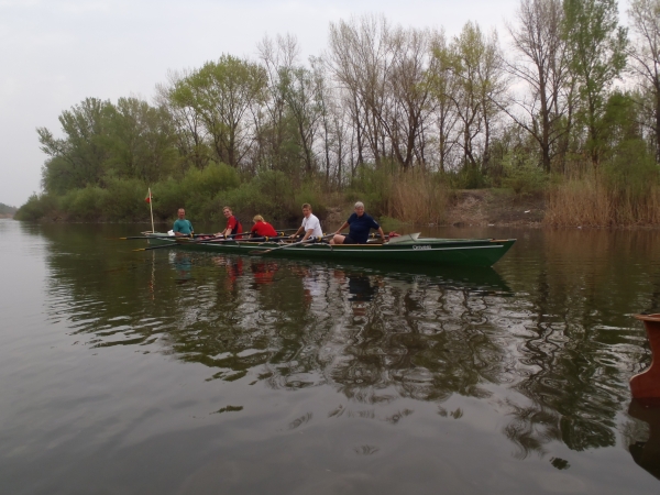 Vierer auf dem Kanal Karavukovo Donau 2012