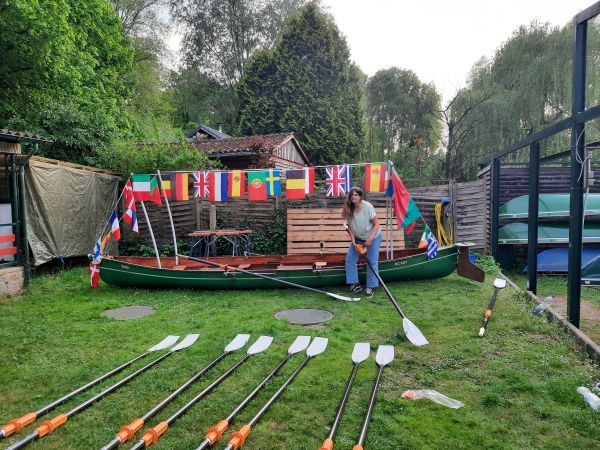 Vorbereitungen fr das Flaggenboot Berliner Innenstadt 2022