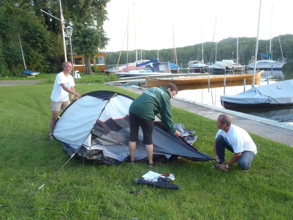 Zeltaufbau AH Lehnin WRT 2011