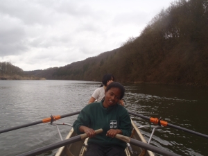 obere donau maedchen im ruderboot donau 2015 obere donau maedchen im ruderboot donau 2015