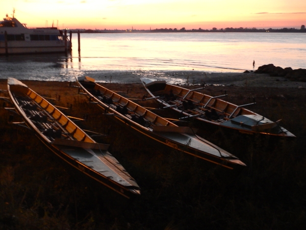 ruderboote in punta sabbioni 2014