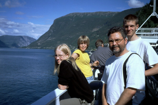 Fhre bei Balestrand Sognefjord Ruderer